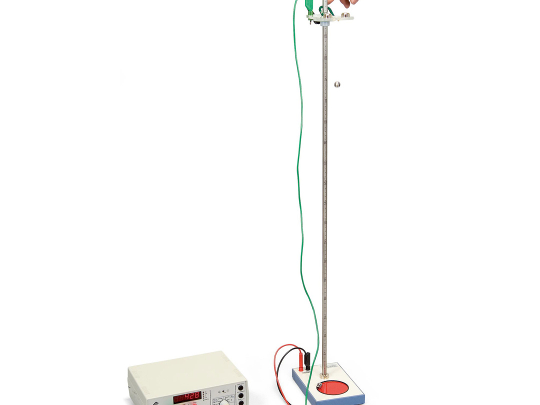 自由落下実験器 | 日本スリービー・サイエンティフィック